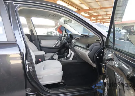 2015 Subaru Forester 2.5I z USA, uszkodzony, nr VIN JF2SJABC0FH471242